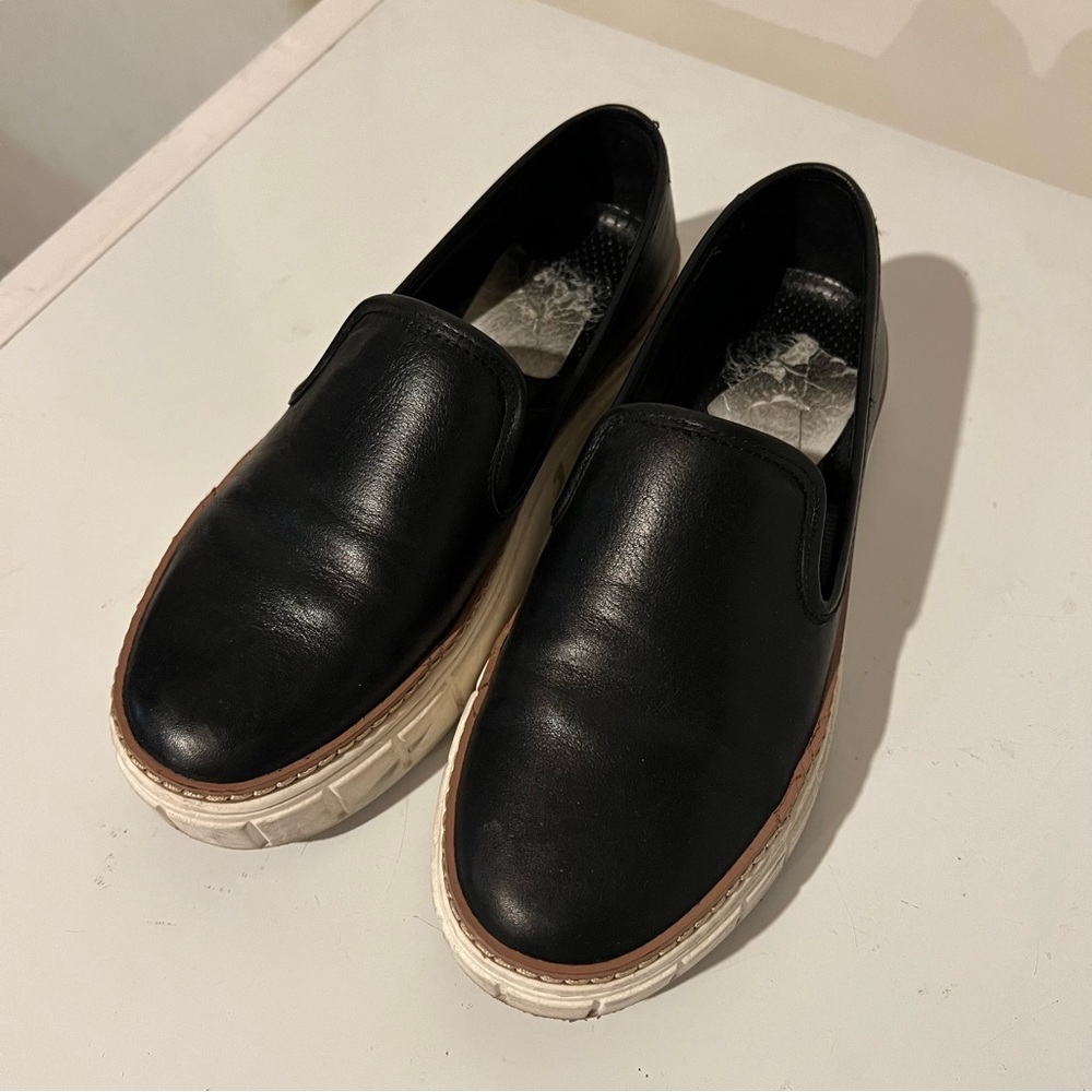 Vince Camuto womens slip-on shoes/sneakers, size 6M/36.5, leather, black